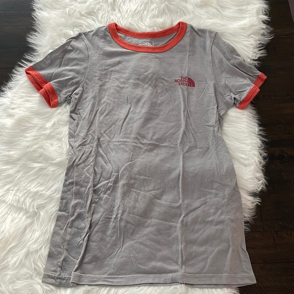 Women’s The North Face Tee - size S